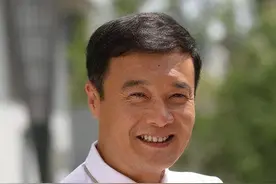 孙松：26岁爆红却无戏拍，与侯继林恩爱23年，最大遗憾是没有孩子图片