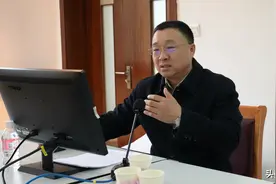 办在主题教育课堂的城史展图片