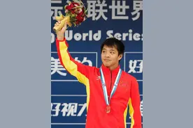 留守儿童逆袭奥运冠军，6岁捡菜叶吃16岁买房，何冲冠军的励志录图片