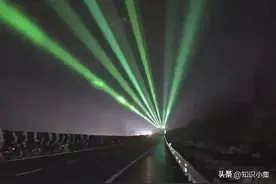 高速公路上的绿色激光灯，揭开它的秘密，让你惊叹不已！图片