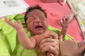 洛阳一护士将23天婴儿按病危，家属：好肠子就剩10公分图片