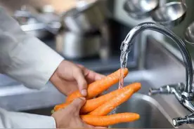 59岁女士倾诉：我想雇请男保姆，但是家人不同意图片