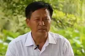 15年辽宁池塘出现“水怪”，逼走蟹吃光鱼，男子抓到后靠它发大财图片