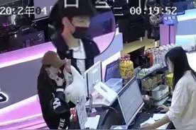 盘点大瓜！baby曝假绯闻，郑恺妻子怀二胎，甜茶与女友热吻1小时图片