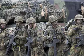 数千德军将开赴俄边境，俄罗斯还没吭声，波兰先揭露德国“野心”图片