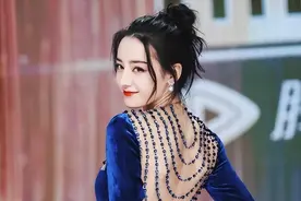 紧捂胸口，却被骂又当又立，给看就是大方，不给看就是欲擒故纵？图片