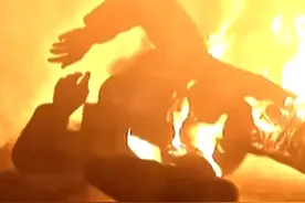 1987年，伦敦地铁发生火灾真实场景，乘客被大火吞噬现场惨不忍睹图片