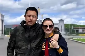 外国姑娘患重病，跟随丈夫回到东北老家，看婆婆跟儿媳的日常生活图片