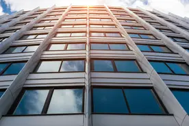 多款理财储蓄型保险下架 部分中小险企保费规模或面临挑战图片