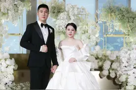 宏远王薪凯广州大婚!胡明轩帅气领衔伴郎团,曾繁日五大三粗像保镖图片