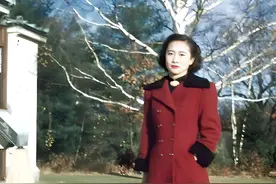 杨振宁妻子杜致礼有多美？1949年在美国的留影，她22岁，气质不凡图片