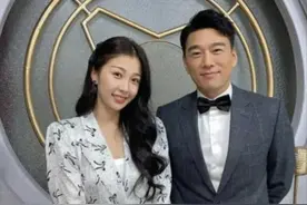 王耀庆：为省房租娶房东女儿，婚后生两子，如今事业有成家庭幸福图片