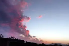 四个赞美人、夸人的绝招，让你一开口，就让对方开心满意图片