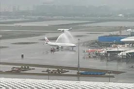 深圳⇋台北双向复航！深圳以“过水门”礼迎接首班抵达台胞图片