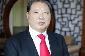 中国面包股第一股：绝不躺平的老板，60岁开始创业，暴赚300亿图片