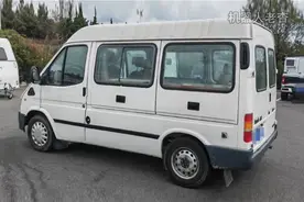 这种车型太少了，既能当房车旅行，又能当售货车摆摊，实用性极强图片