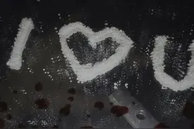 心里说不出的难受句子 特别难受想哭的说说图片