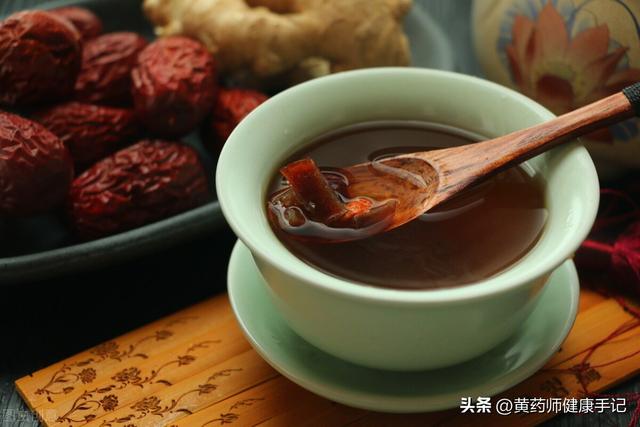 讲一味黄精，上可润肺，中能补脾气，下能滋肾阴，但临床却不常用