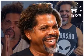 魔幻！巴西流浪汉偷情人妻被抓包暴打却成网红？有人送房有人献吻图片