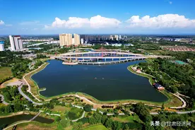 庆阳海绵运动绿地公园秋日生态美图片