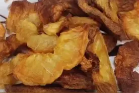 苹果很多人直接吃真太可惜，一次蒸好晒干，随吃随取，特省事图片