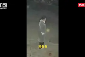 湘潭2岁萌娃深夜摸头安慰妈妈：“不怕，我保护你”图片