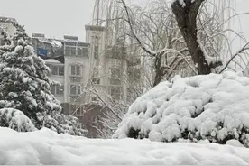 “堵得一眼望不到头”！有司机被困十几小时，武汉铁路：请不要贸然前往火车站图片