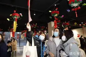 保定莲池区：保莲兔灯会耀古城图片