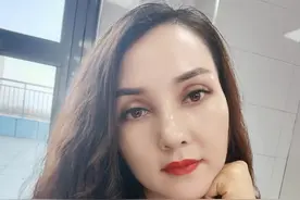 女洗车工换身衣服你还真不一定能认出来，新疆真是个出美女的地方图片