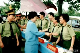 中国警察的警衔，1992年开始，8年时间内，为何更换了3次？图片