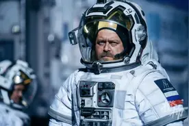 “2022年寒假前，他说要去拍电影了，我们都觉得剧组有眼光！”杭二中篮球老师伟大力实力出演《流浪地球2》图片