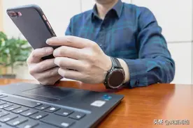 手机绑定银行卡的朋友要注意了，这两个设置开关一定要打开图片