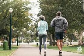 94岁网红老太沦为女儿赚钱工具：“新型不孝”，正在蔓延图片