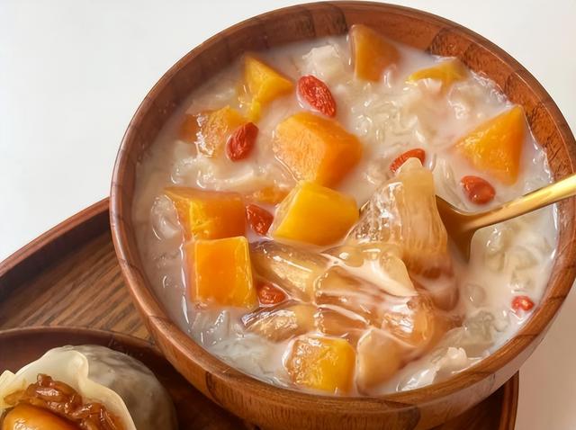 花胶鱼翅炖木瓜牛奶 花胶鱼翅炖木瓜牛奶怎么做