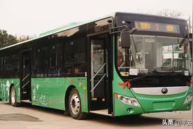 南阳市民坐公交更方便啦！新开通两条公交线 调整3条公交线图片