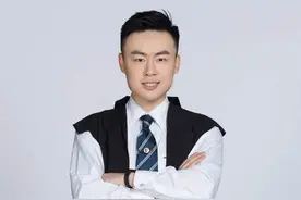 全网模仿的“甩头学霸”，别被他的外表骗了！图片