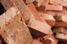 “禁止使用”红砖建房？从深受欢迎到被禁止，红砖的危害有多大图片