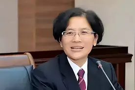 “最富法官”张家慧夫妇落马记：打麻将曝光200亿家产，获刑18年图片