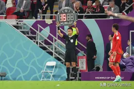 中国“名哨”亮相世界杯！曾扛过4年“魔鬼训练”图片