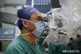 11岁男孩随时“秒睡”很难叫醒…… 竟是脑颅底长了“核桃”大肿瘤图片