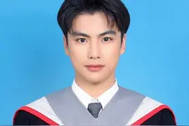 泰剧两小无拆Ohm Pawat陈炳林帅气毕业照曝光：微博说中文实力宠粉图片