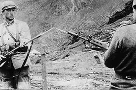 1962年对印反击战，主席霸气拍板：与其跪着死，不如站着死！图片