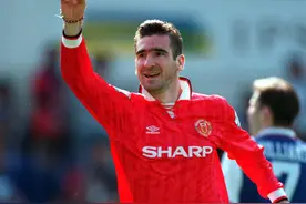 英媒评英超史上20大最帅球衣！曼联3件战袍入选，坎通纳立领居首图片