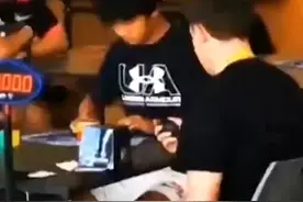 0.47秒！13岁青岛男孩打破魔方世界纪录图片