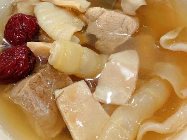 来大姨妈可以喝花胶墨鱼汤吗 2026年大姨妈期间可以喝花胶汤吗