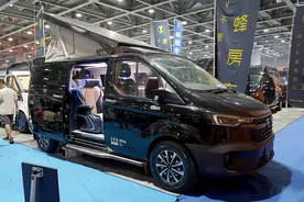 C本可开，主打个性定制化！搏创全顺升顶商旅房车满足7口之家出行图片