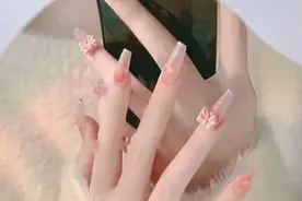 夏季温柔系美甲款式分享，超奈斯图片