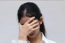 谈一谈：女性内裤上有黄色的分泌物，怎么回事？和妇科病有关么？图片