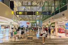 踩雷！他入境新加坡因携带价值2万多新币现金被抓！这些入境禁忌图片