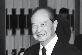 1949年，汪道涵到上海工厂视察，注意到江泽民：我觉得他前途无量图片